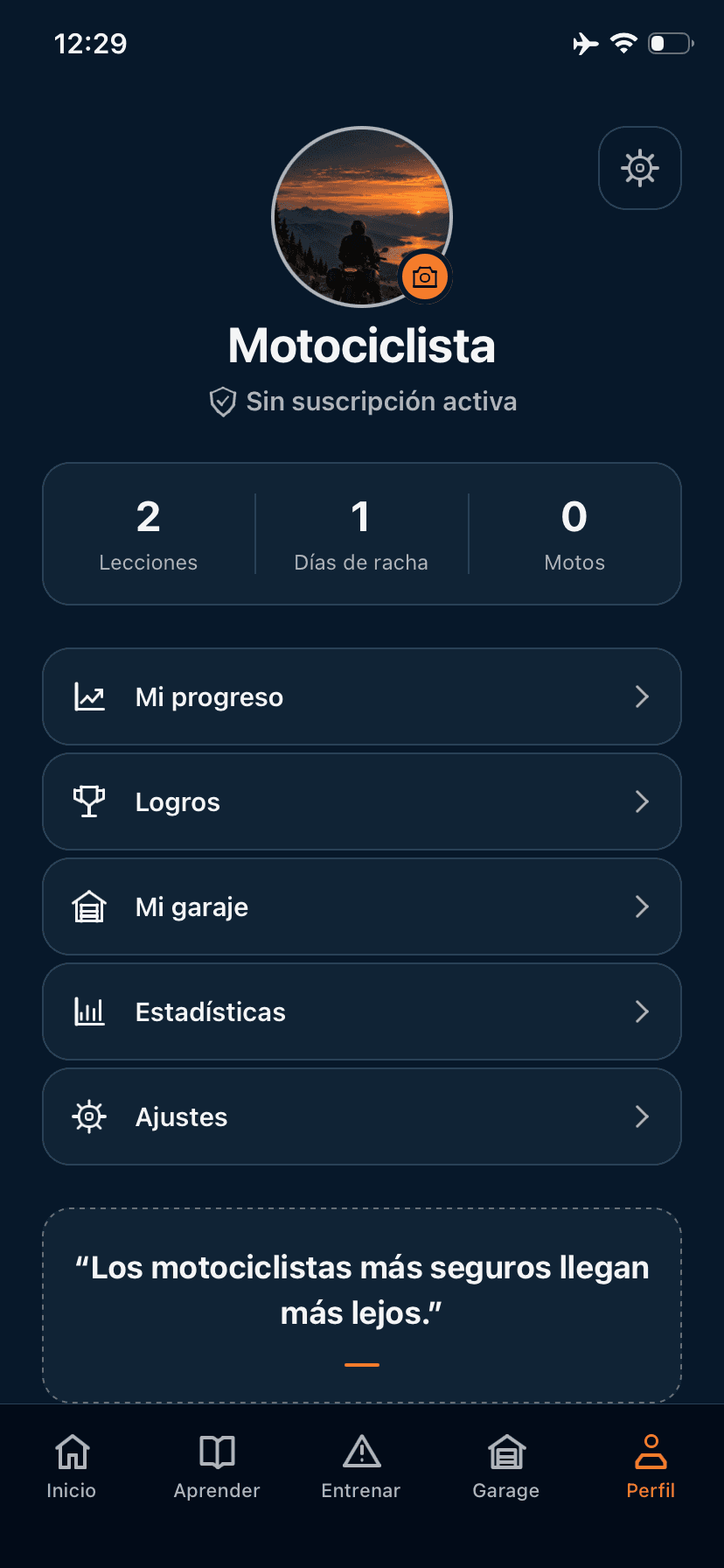 Perfil de RiderSense con lecciones, días de racha, progreso, logros, garaje y estadísticas